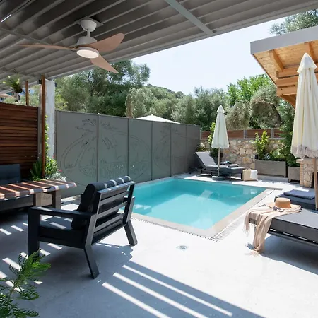 September15 Suites- Meganisi Апартаменты Katomerion