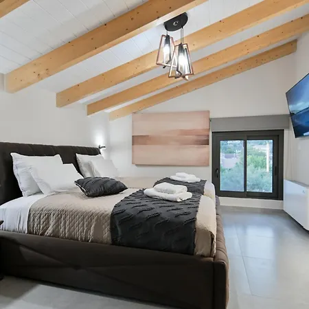 September15 Suites- Meganisi Апартаменты
