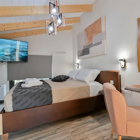 September15 Suites- Meganisi Апартаменты
